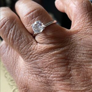 Elegant Silver Ring with Clear Gemstone